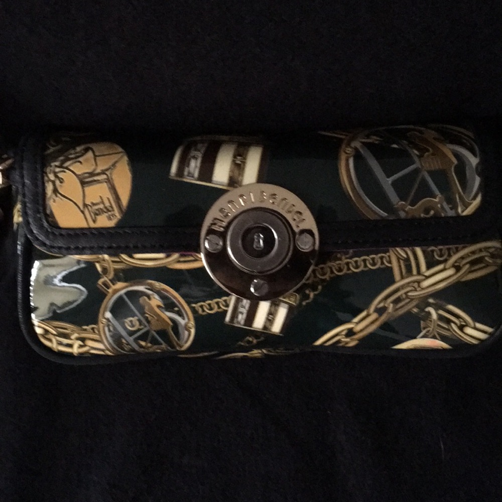 Henri Bendel wristlet